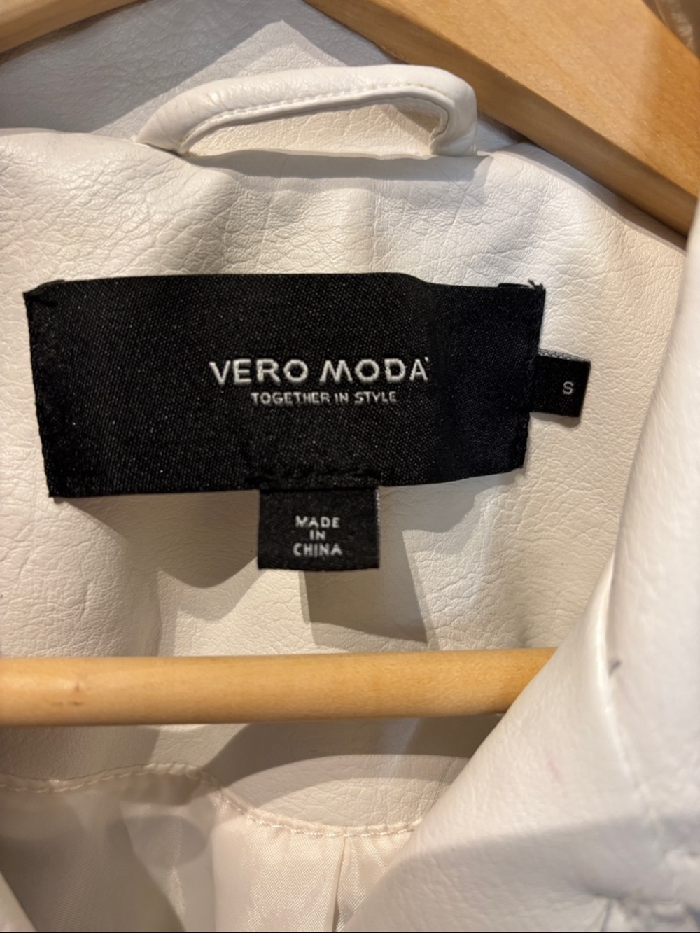 Vero Moda Vegan Leather White Moto Jacket - Picture 4 of 7